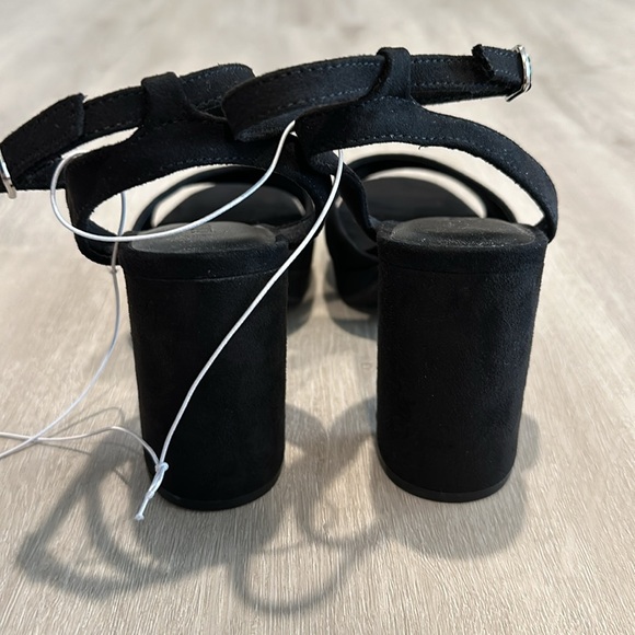 NWT Old Navy Black Platform Heel Size 6.5 - Picture 3 of 5